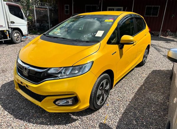 2019 Honda Fit hybrid (yellow)