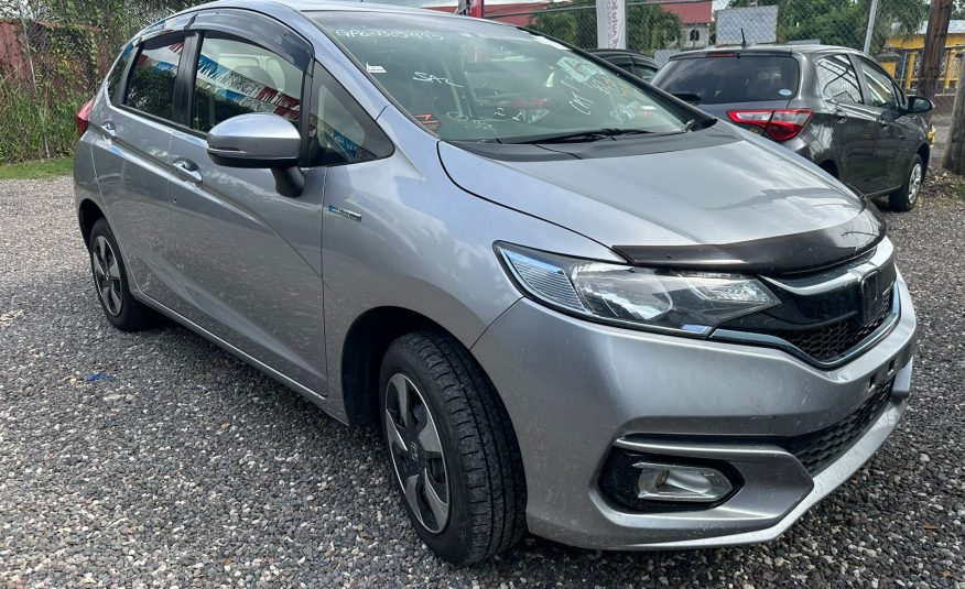 2018 Honda Fit hybrid (Silver)