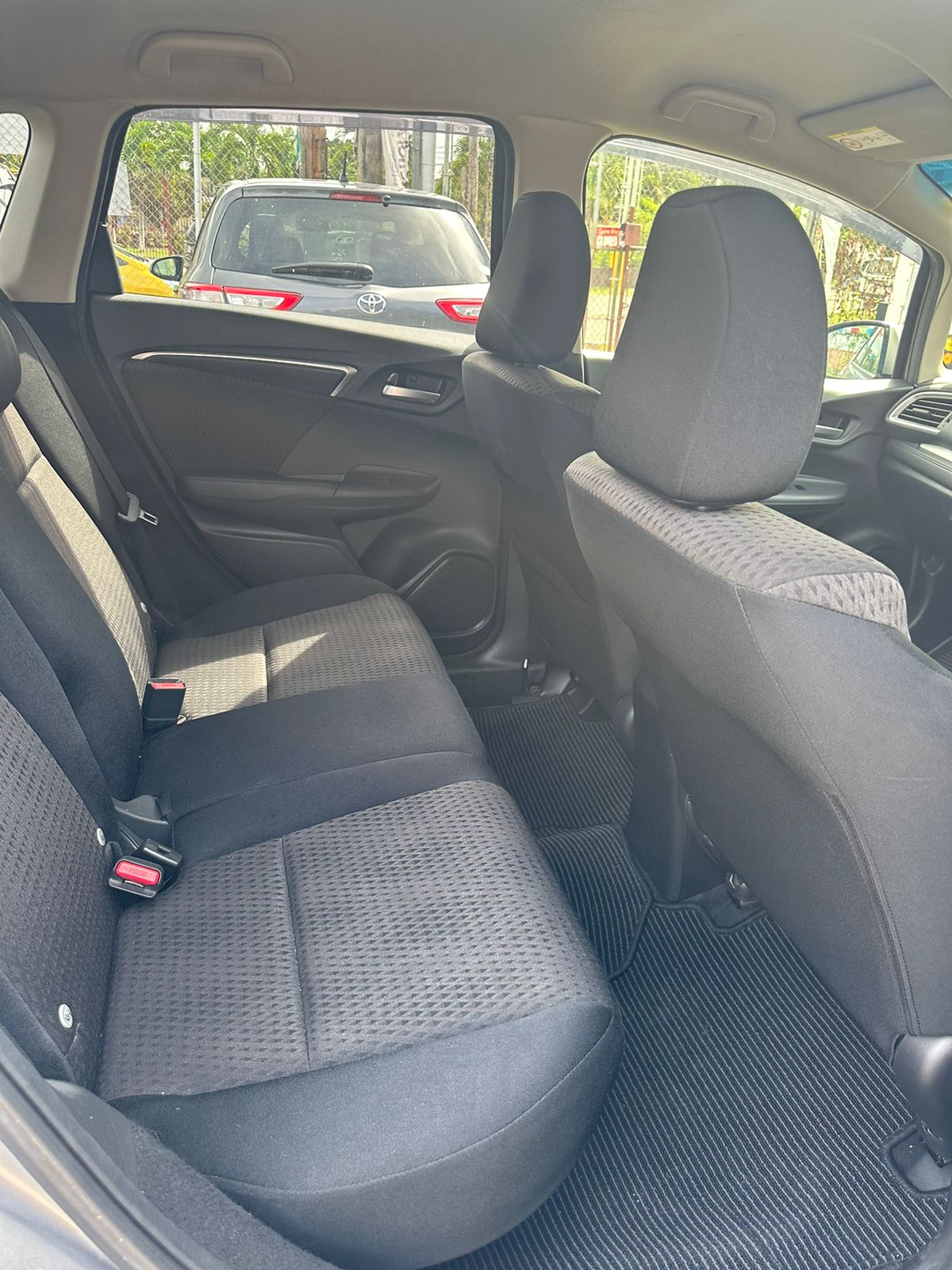 2018 Honda Fit hybrid (Silver)