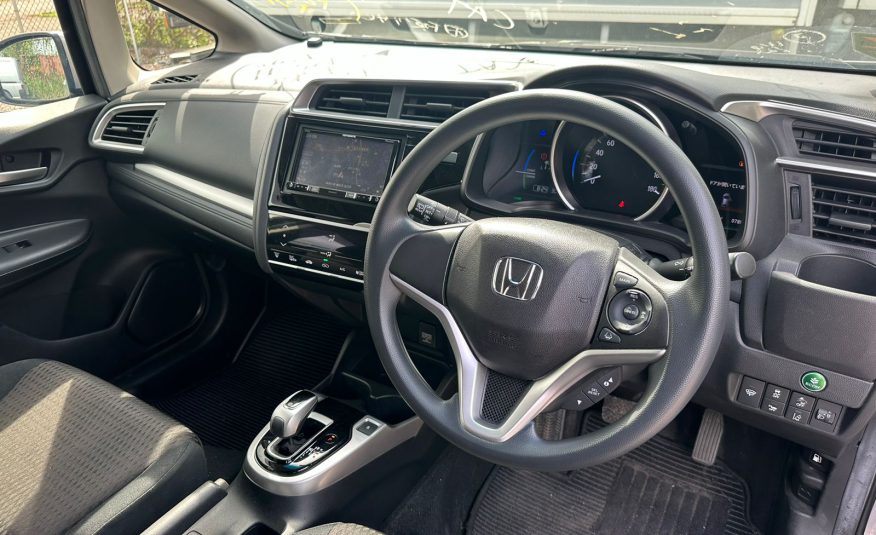 2018 Honda Fit hybrid (Silver)