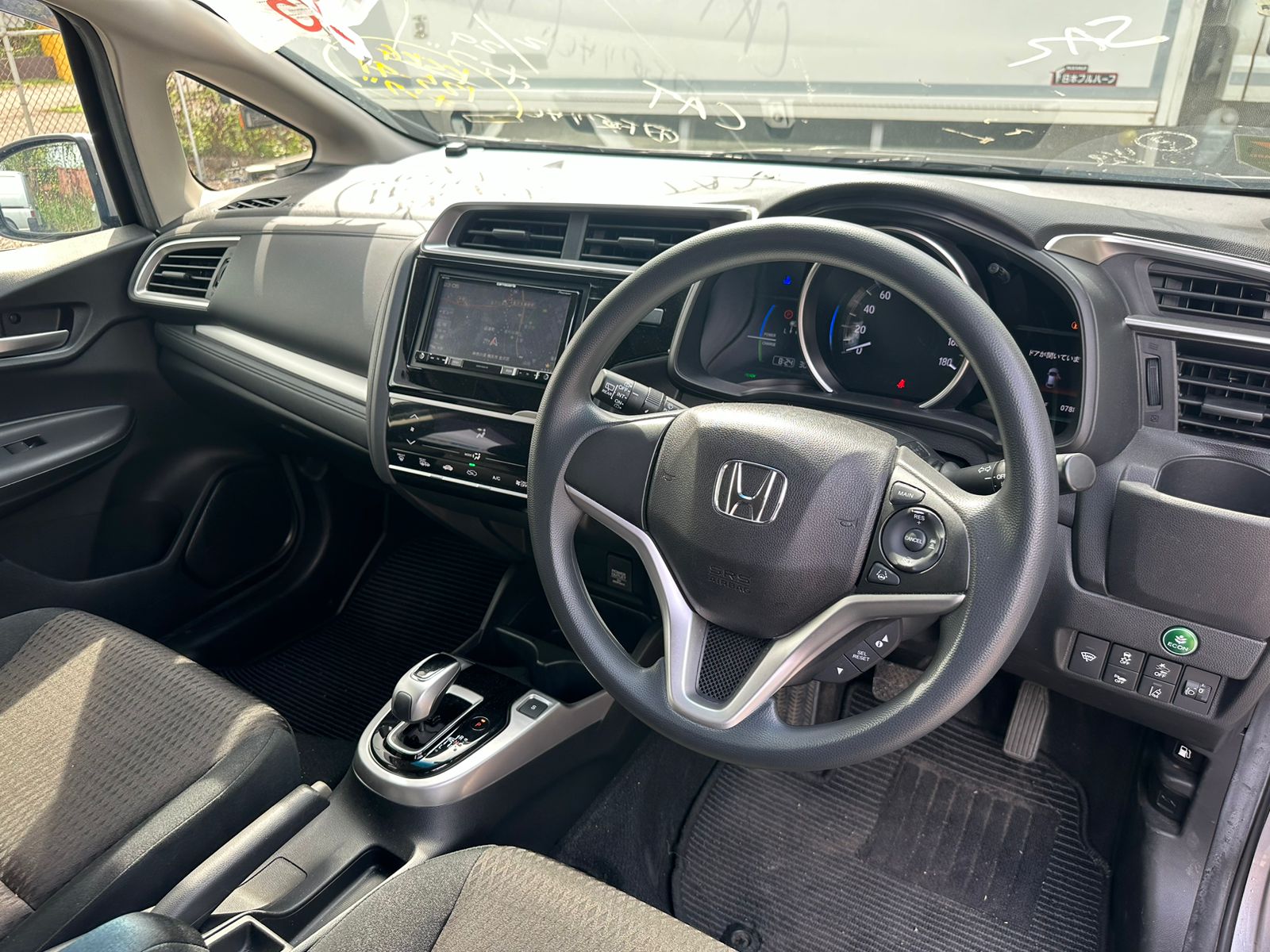 2018 Honda Fit hybrid (Silver)