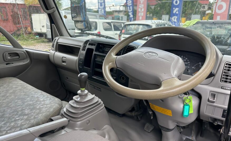 2006 TOYOTA DYNA TRUCK