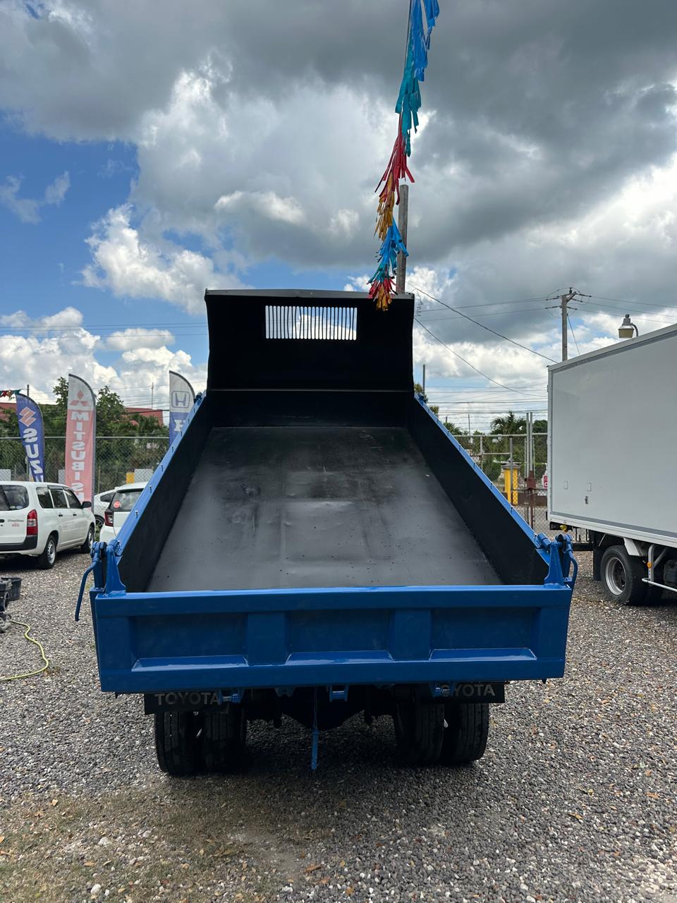 2006 TOYOTA DYNA TRUCK