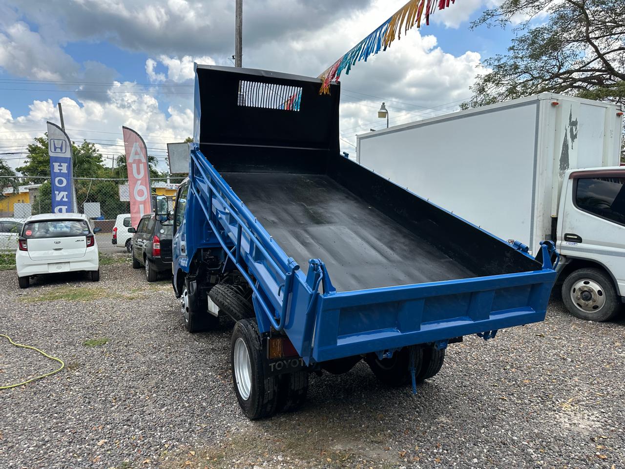 2006 TOYOTA DYNA TRUCK