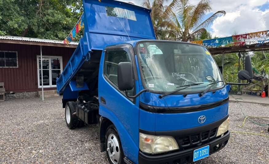2006 TOYOTA DYNA TRUCK