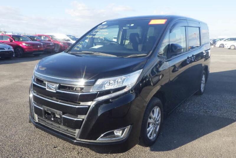 2018 TOYOTA NOAH