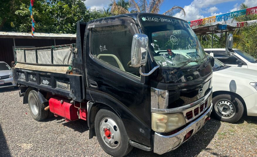 2005 HINO DUTRO