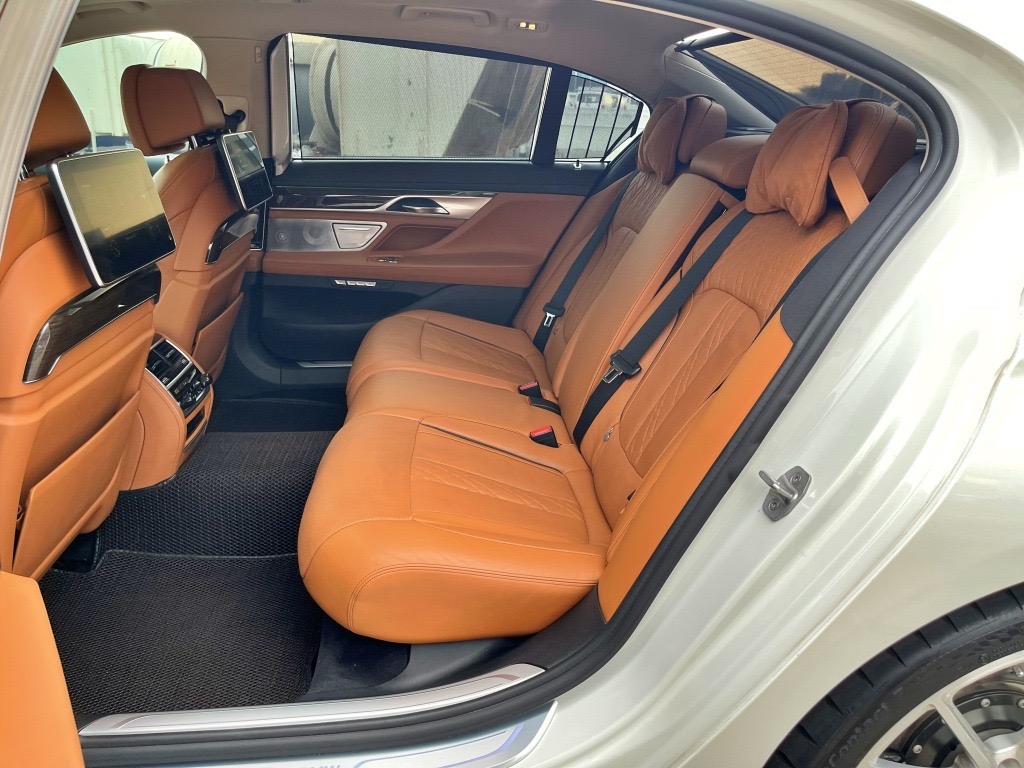 2016 BMW 750 Li