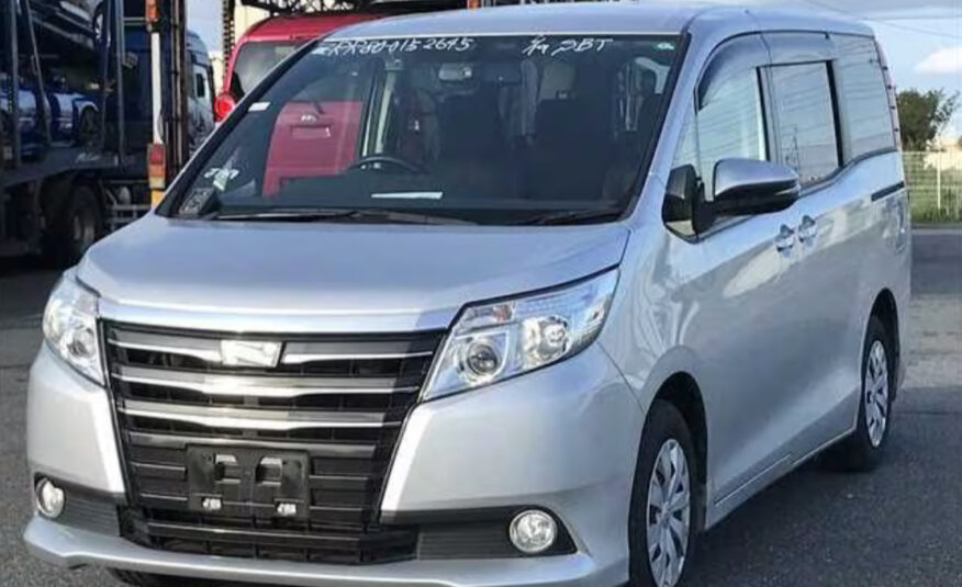 2015 Toyota NOAH