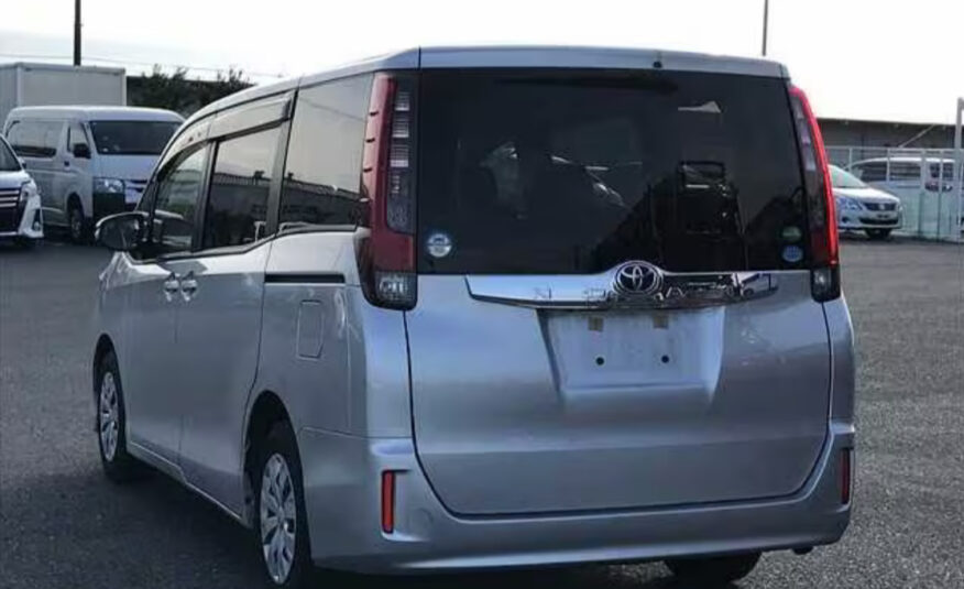 2015 Toyota NOAH