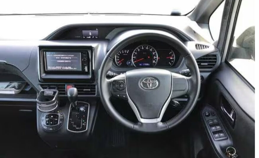 2015 Toyota NOAH