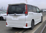 Toyota Noah Si