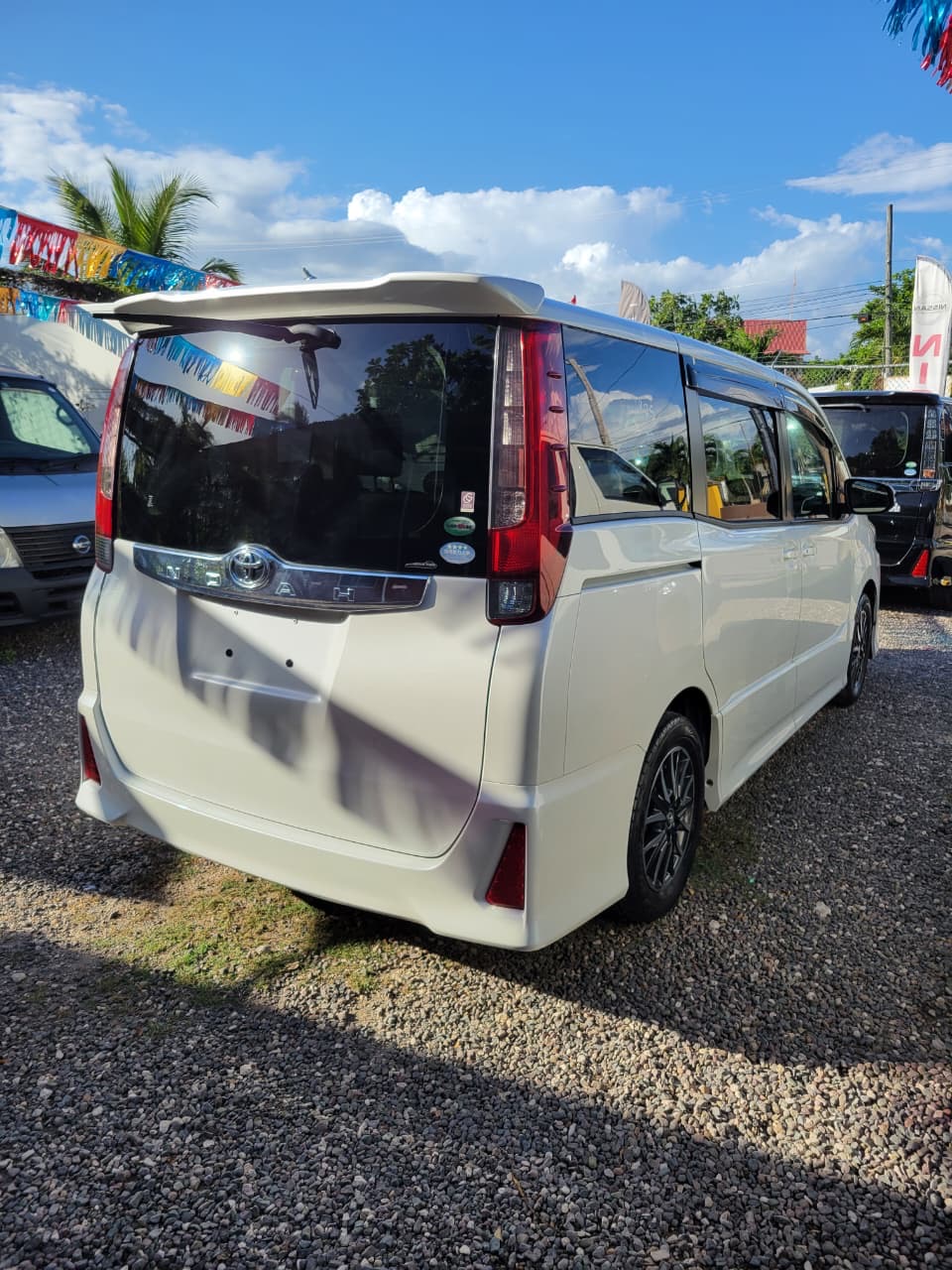Toyota Noah Si