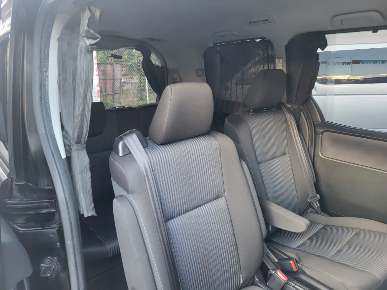 2016 toyota voxy (Modellista Aero Styling)
