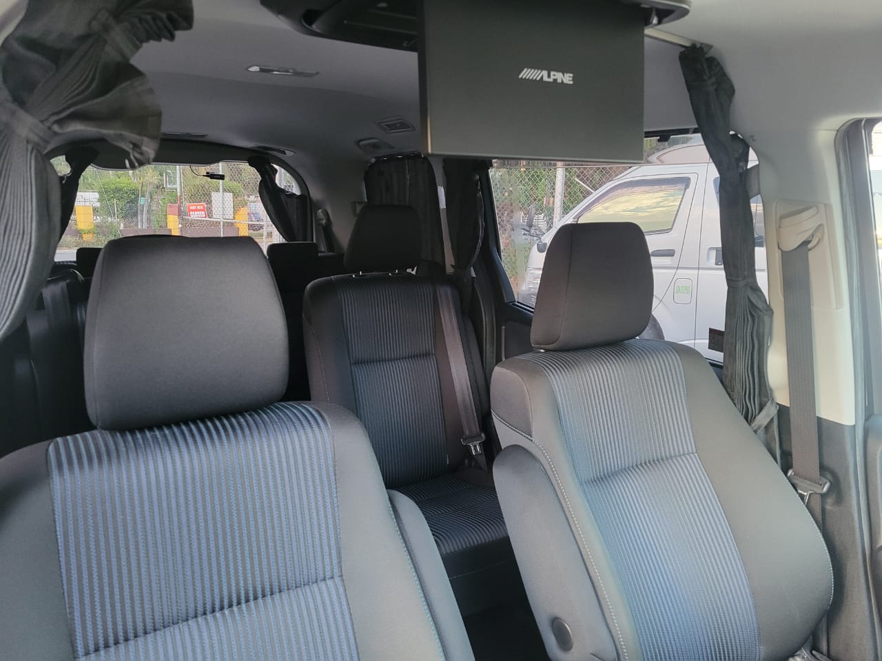 2016 toyota voxy (Modellista Aero Styling)