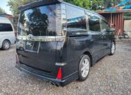2016 toyota voxy (Modellista Aero Styling)