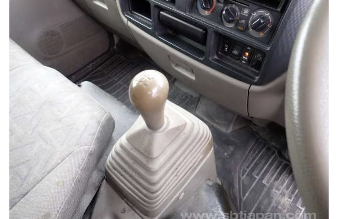 2019 Nissan Atlas truck